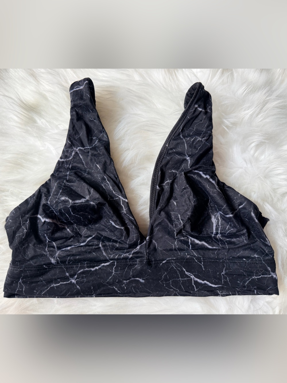 Victoria’s Secret V-Neck Bra L
